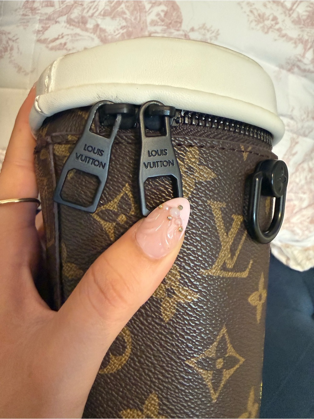 Fashion LV Coffee Bag - Picture 10 of 11